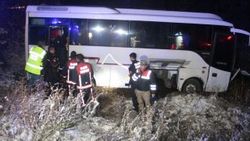 Elazığ’da midibüs şarampole uçtu: 17 yaralı