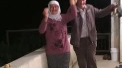 İlk kez elektriğe kavuştular