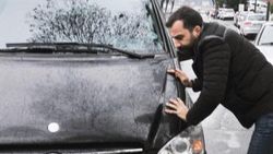 Emre Karayel az kalsın düşüyordu