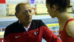 Gecesini gündüzünü engellilere adayan antrenör