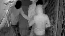 Bir gecede iki soygun yapan çete kameraya yakalandı