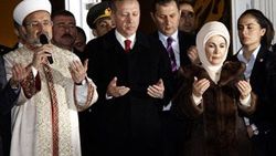 Erdoğan Gaziantep'te ilahiyat fakültesi açtı