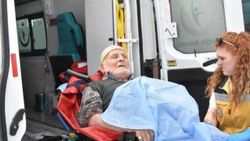Otomobili çamura saplanan baba dehşet saçtı: 2 yaralı