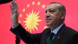 Türkiye'nin en sevilen lideri Erdoğan