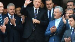 Erdoğan'dan seçim karargahına ilk ziyaret