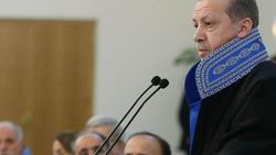 Cumhurbaşkanı Erdoğan Sayıştay cübbesi giydi
