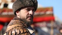 Engin Altan Düzyatan: Annem reyting işini biliyor