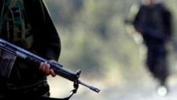 Teröristler Siirt'te jandarma binasına saldırdı