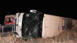 Erzurum’da yolcu otobüsü devrildi: 29 yaralı