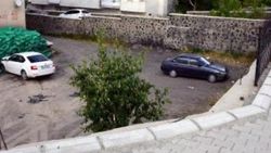 Otomobil apartman bahçesine uçtu