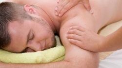 Üniversiteli kızların çıplak masaj zaferi