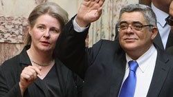 Irkçı Yunan partisi liderinin eşi göçmenleri aşağıladı