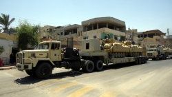 Mısır tankları 32 yıl sonra İsrail sınırında