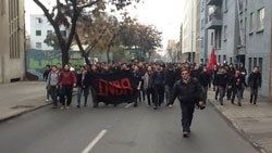 Şili'de öğrenciler okul işgal etti