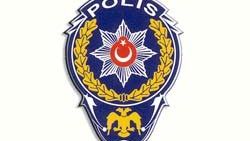 Polis merkezi önünde şüpheli paket
