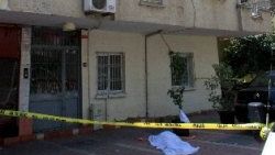 Cam silerken 4. kattan düşen kadın hayatını kaybetti
