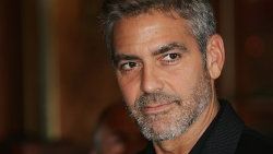George Clooney'den özür hesabı