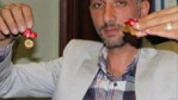 6 aydır yolda bulduğu altınların sahibini arıyor
