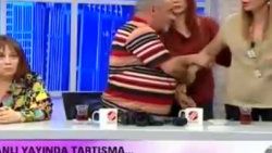 Canlı yayında hakaretler havada uçuştu - Video