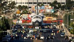 Endeavour Los Angeles sokaklarında