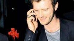 Kıvanç gazetecilere tavırlı