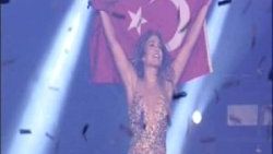 Jennifer Lopez'den Türk bayraklı mesaj