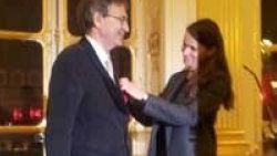 Orhan Pamuk'a Legion D'honneur nişanı