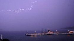 Lodos Çanakkale'de sele neden oldu