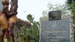 Senegal'de Erdoğan'dan heykel çıkışı