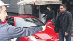 Sabancı'dan piyagocuya: Abi benim zaten Ferrarim var