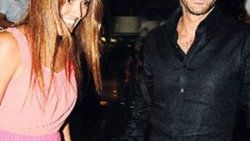 Demet Akalın bebek mi bekliyor