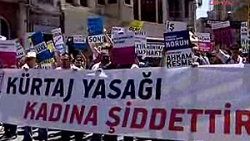 Erkeklerden kürtaja destek eylemi