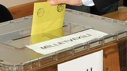 Meclis'in araştırmasına göre dünyanın seçilme yaşı 18