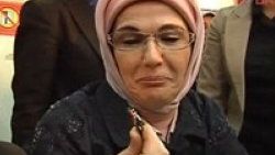 Emine Erdoğan torunlarına Çin'den çakı aldı
