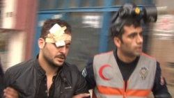 Göstericileri linçten polis kurtardı
