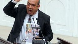 BDP'den bakan Şahin'e tükürük yanıtı
