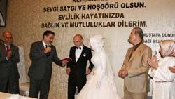 Bakan Çelik nikah şahidi oldu