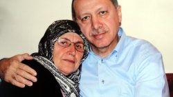 Erdoğan annesinin ardından teyzesini kaybetti