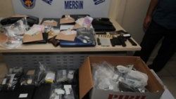Mersin'den anne ve kızlı fuhuş operasyonu