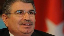 Şahin: Tunus polisine biber gazı eğitimi veriyoruz
