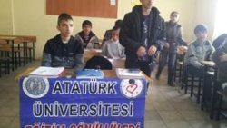 Üniversite öğrencilerinden Hakkari'ye kitap yardımı