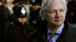 Olay adam Assange sessizliğini bozdu