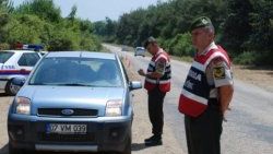 Çanakkale'de yakalanan kaçaklar sınır dışı edildi