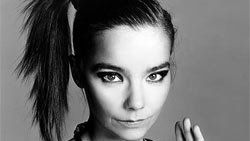Björk ses tellerinden ameliyat oldu