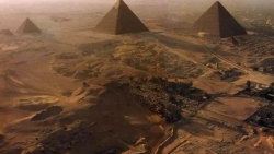 Khufu-Keops piramitleri