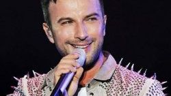 Tarkan'a tepkiler büyüyor