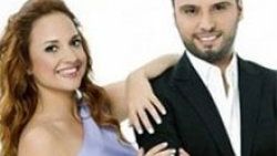 Ayşe gidiyor Zuhal geliyor