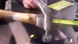 iPhone ekranını kırılmaz hale getiren koruyucu
