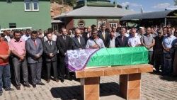 7 çocuk annesi Acar toprağa verildi
