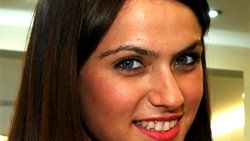 Ceyda'yı yaşlı bir teyze tokatlamış